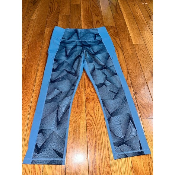 NWOT Women's Under Armour heatgear crop length fitted leggings compression sz M - Picture 1 of 8